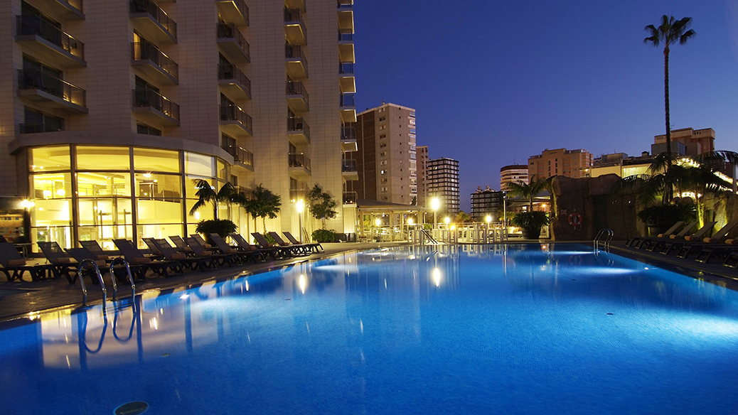 Piscinas exteriores Hotel Mónaco, Benidorm (Alicante)