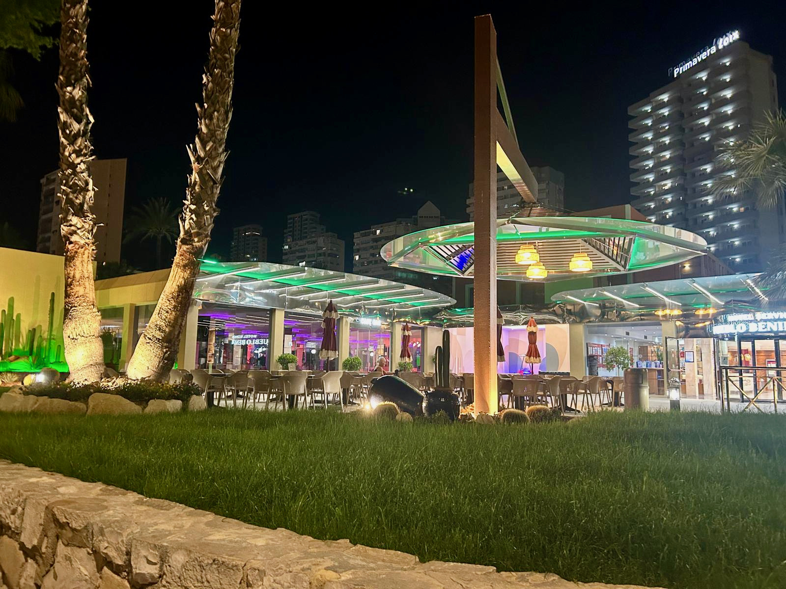 Terraza exterior Hotel Servigroup Pueblo de Benidorm